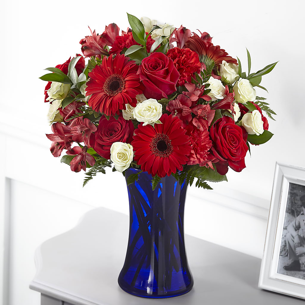 Hearts Embrace Bouquet – New Rochelle Florist, New Rochelle NY