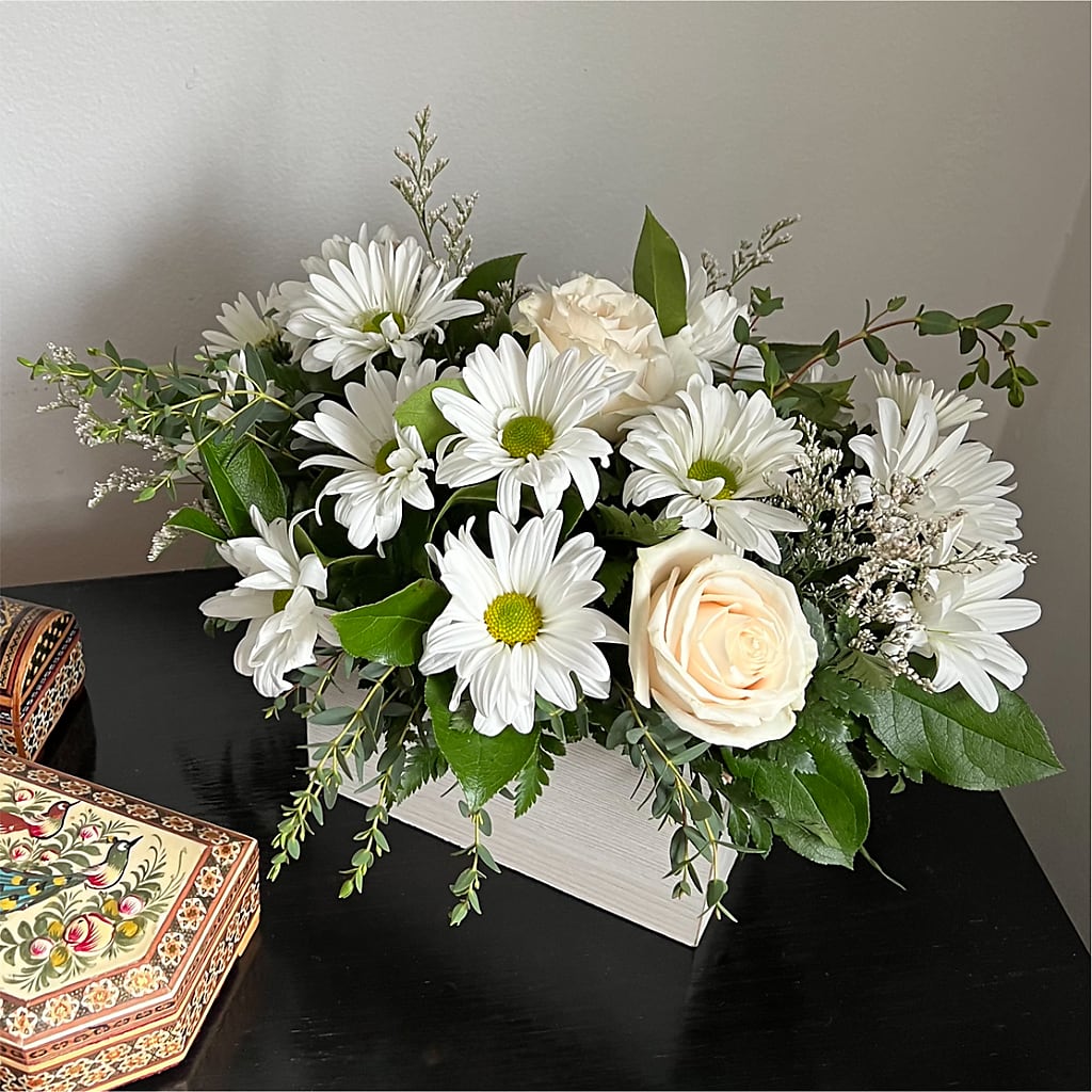 Fresh Linen Box Bouquet –  New Rochelle Florist, New Rochelle NY