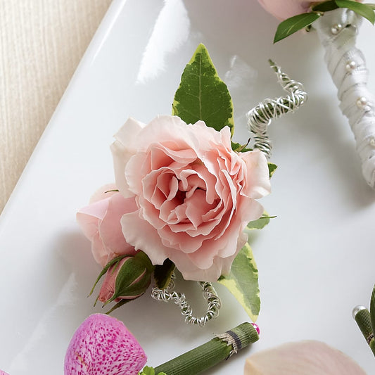 Pink Spray Rose Boutonniere –  New Rochelle Florist, New Rochelle NY