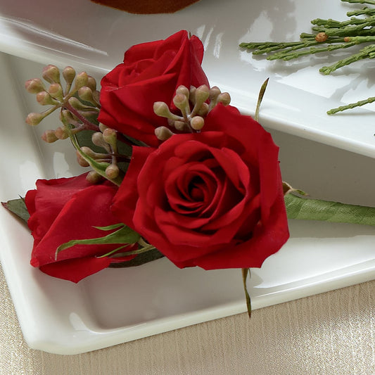 Red Spray Rose Boutonniere –  New Rochelle Florist, New Rochelle NY